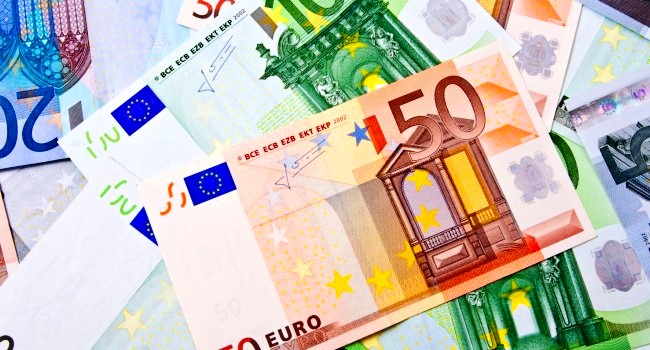 Evro je pao iako je indeks aktivnosti u sektoru usluga evrozone porastao u drugom kvartalu